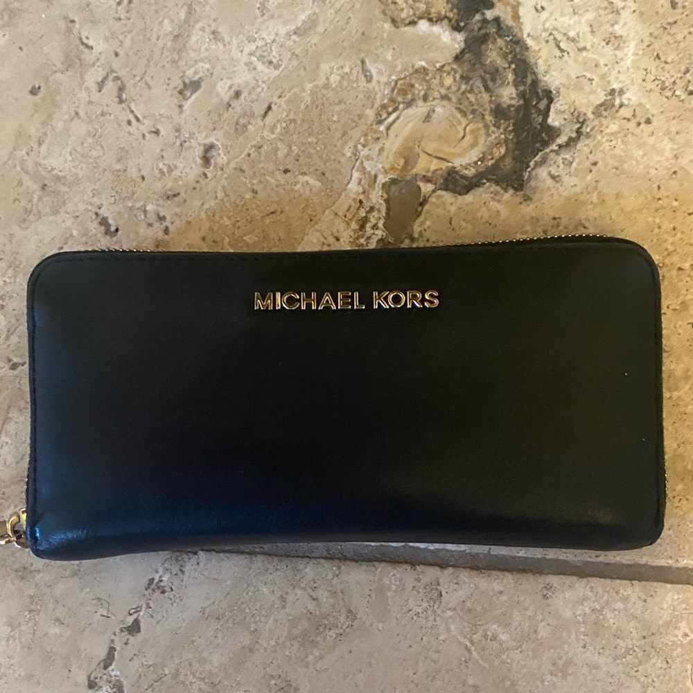 Michael Kors Continental Wallet